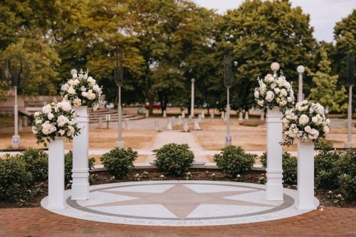 Wedding Flowers by Kloeckner Preferred Flowers in Chicago